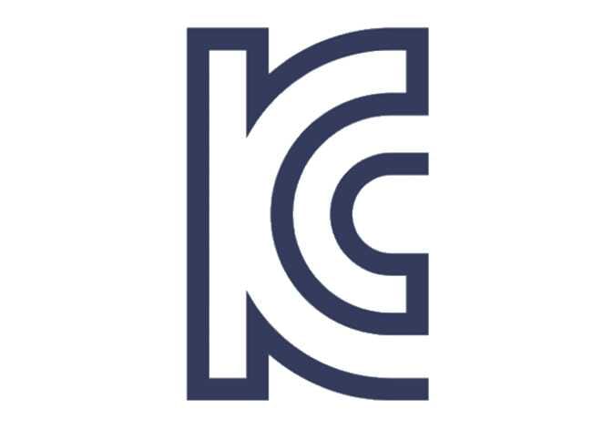 2026 기아 타스만 전방 레이더 KC 인증 아이콘입니다. 굵은 선으로 이루어진 영문 K와 C가 결합된 형태의 심볼이 표시되어 있습니다. 전방 레이더 시스템이 대한민국 특정소출력 무선기기 인증 규격을 준수함을 나타내는 기능을 설명합니다.