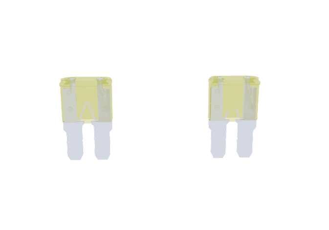 2026 기아 타스만 블레이드 타입 퓨즈 이미지입니다. 왼쪽은 내부 금속선이 연결된 정상 퓨즈, 오른쪽은 금속선이 끊어진 단선된 퓨즈를 나란히 보여줍니다. 퓨즈 내부의 연결 상태를 확인하여 단선 여부를 점검하는 기능을 설명합니다.