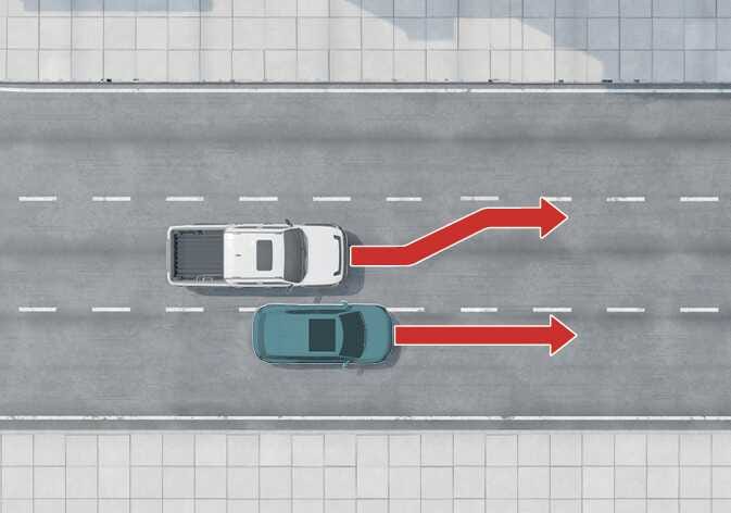 2026 기아 타스만 고속도로 주행 보조 작동 이미지입니다. 왼쪽 차로의 흰색 픽업트럭이 굽은 빨간색 화살표를 따라 오른쪽 차로를 주행하는 청록색 자차 앞으로 끼어드는 모습을 보여줍니다. 주행 중 옆 차로의 차량이 전방으로 끼어드는 상황을 설명합니다.