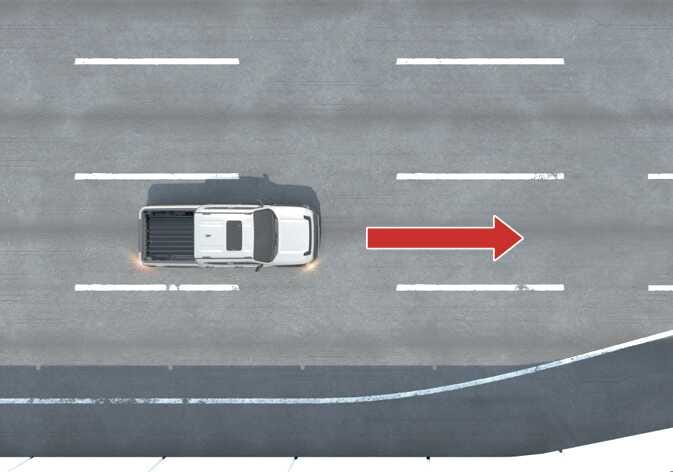 2026 기아 타스만 고속도로 차로변경 보조 기능 작동 취소 상황 이미지입니다. 차량의 왼쪽 방향지시등이 켜져 있으나, 차량 우측에 오른쪽을 가리키는 굵은 빨간색 화살표가 표시되어 있습니다. 차로 변경 중 기능이 취소되어 원래 차로로 복귀해야 하는 상황을 설명합니다.