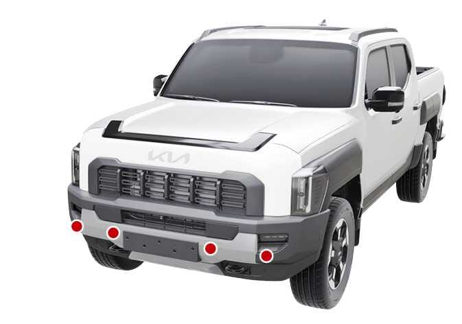 2026 기아 타스만 전방 초음파센서 위치 이미지입니다. 차량 전면부 범퍼 하단에 4개의 붉은색 점으로 센서가 장착된 위치를 강조하여 표시하고 있습니다. 주차 시 전방의 장애물을 감지하는 센서의 위치를 설명합니다.